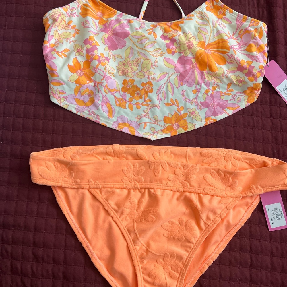 Cute bikini for pool or beach. Bright colors!!